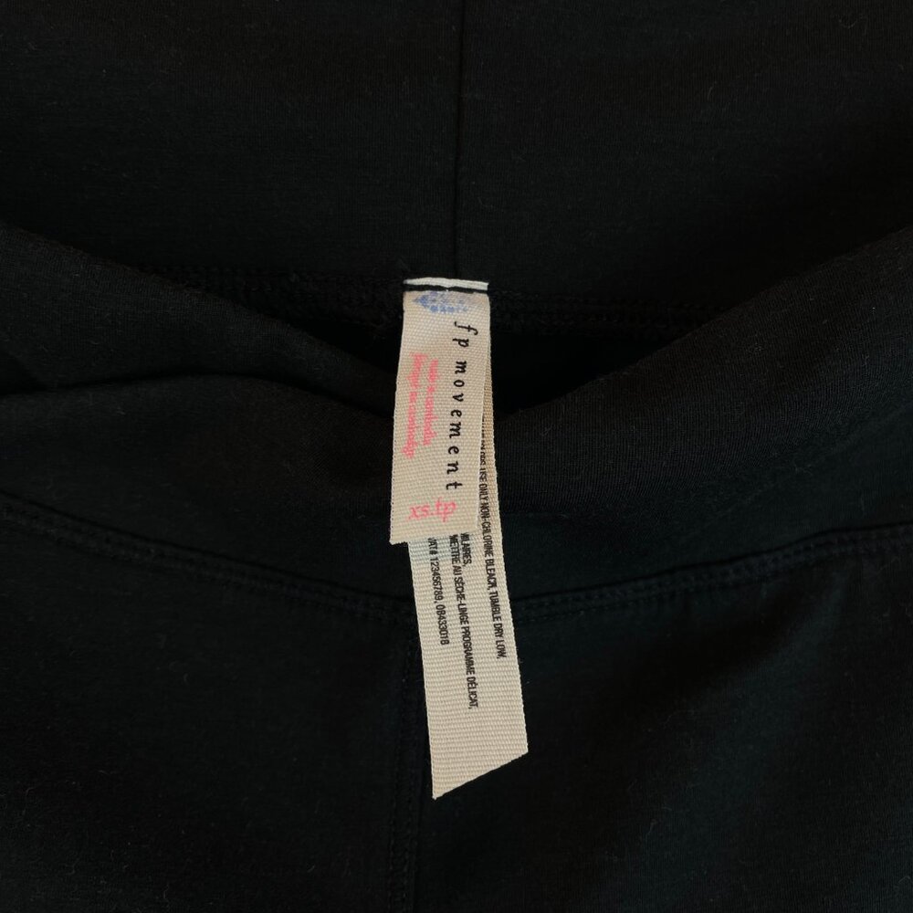 Free People FP Movement  capri length black leggings XS and pink tank XS/S - Picture 4 of 9